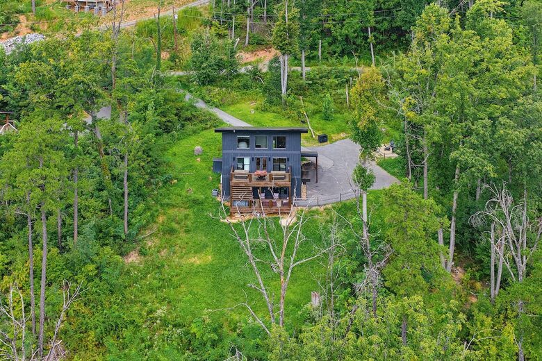 Wears Valley Cabin with Indoor Pool and Mountain Views - Sevierville, Tennessee