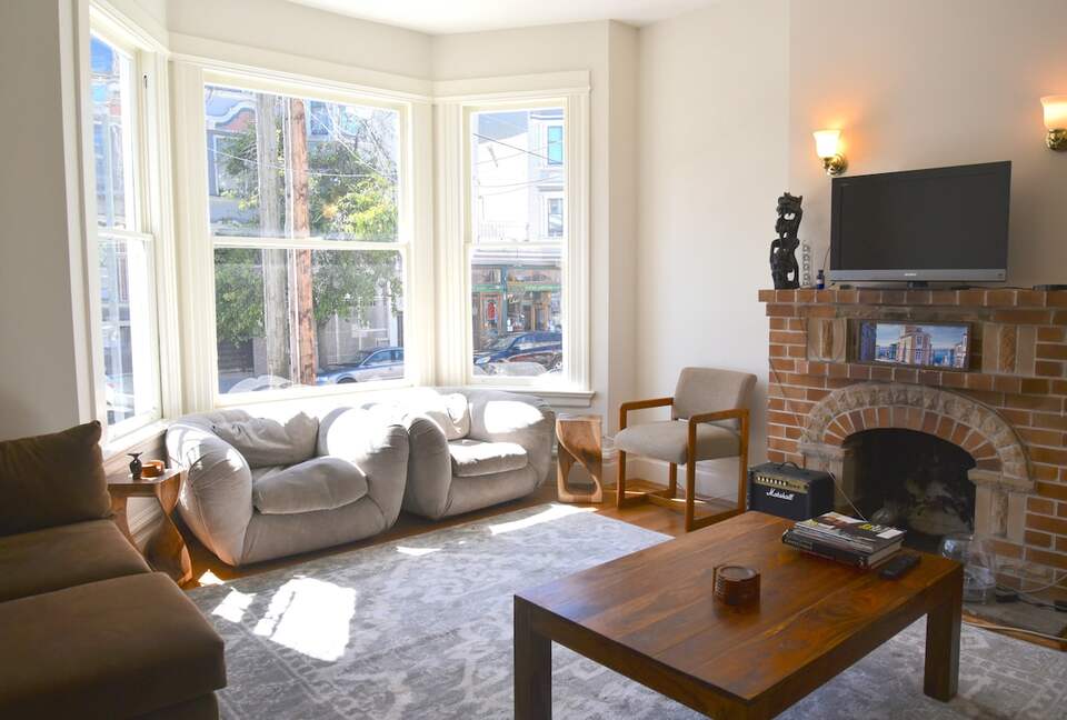 Haight-Ashbury Edwardian Flat Near Golden Gate Park - San Francisco, California