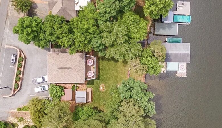 Norwood Lake Tillery Home with Private Dock - Norwood, North Carolina