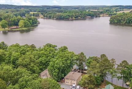 Norwood Lake Tillery Home with Private Dock - Norwood, North Carolina