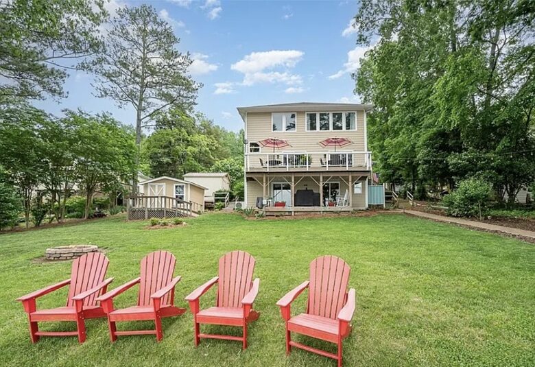 Norwood Lake Tillery Home with Private Dock - Norwood, North Carolina