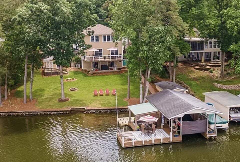 Norwood Lake Tillery Home with Private Dock - Norwood, North Carolina