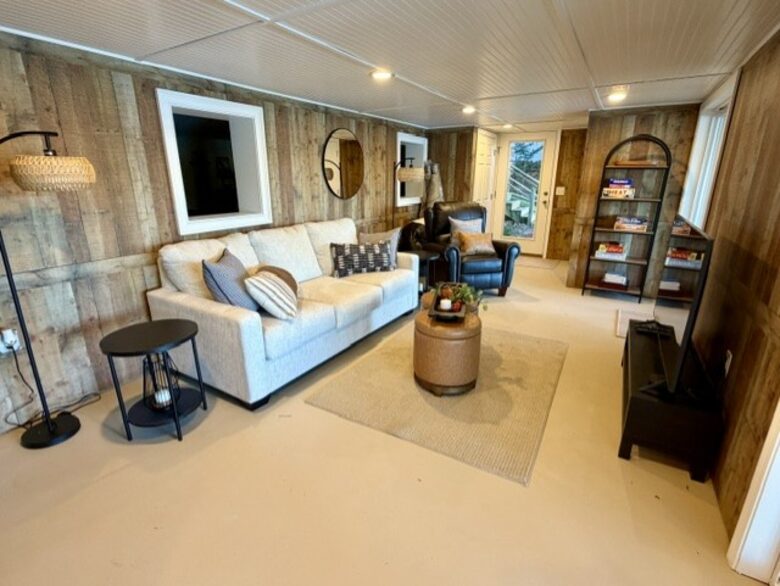Norwood Lake Tillery Home with Private Dock - Norwood, North Carolina