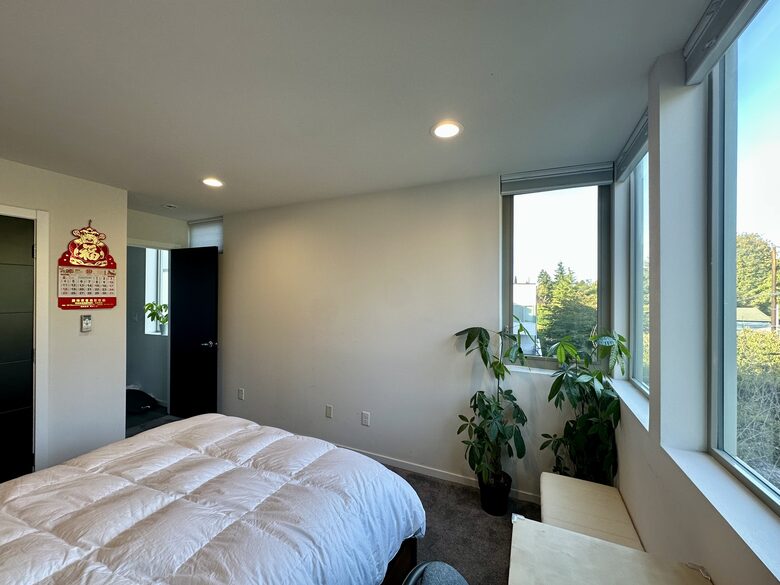 Family-Friendly Townhome Minutes from Alki Beach - Seattle, Washington