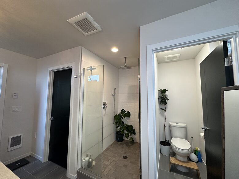 Family-Friendly Townhome Minutes from Alki Beach - Seattle, Washington
