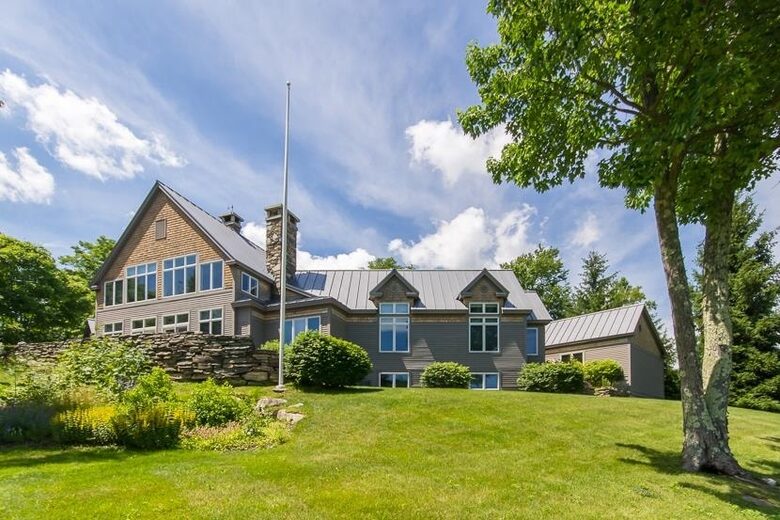 Sophisticated Stratton Retreat Surrounded by Nature - Winhall, Vermont