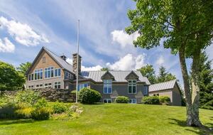 Sophisticated Stratton Retreat Surrounded by Nature - Winhall, Vermont