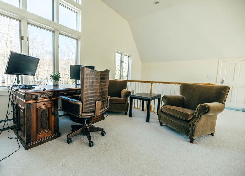 Sophisticated Stratton Retreat Surrounded by Nature - Winhall, Vermont