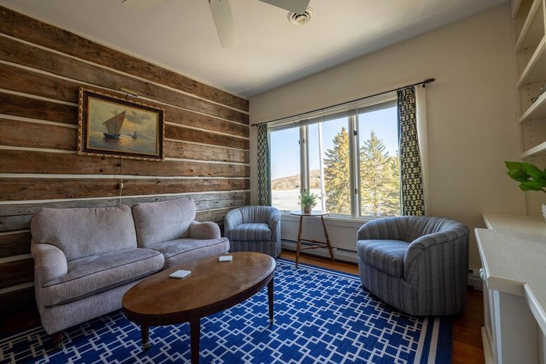 Sophisticated Stratton Retreat Surrounded by Nature - Winhall, Vermont