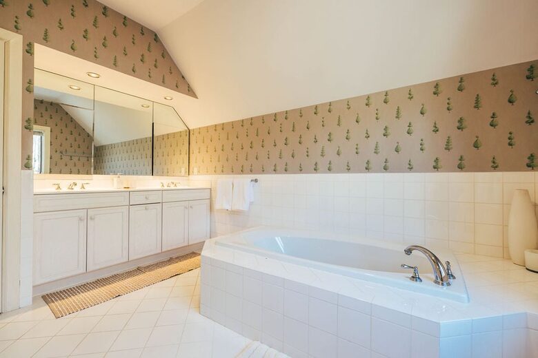 Sophisticated Stratton Retreat Surrounded by Nature - Winhall, Vermont