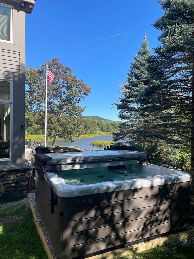 Sophisticated Stratton Retreat Surrounded by Nature - Winhall, Vermont