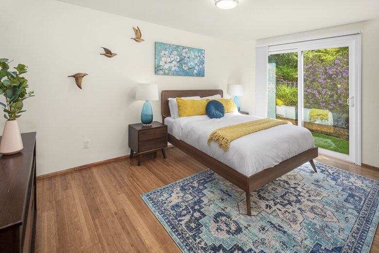 Charming Mid-Century Hideaway in Lake Forest Park - Lake Forest Park, Washington