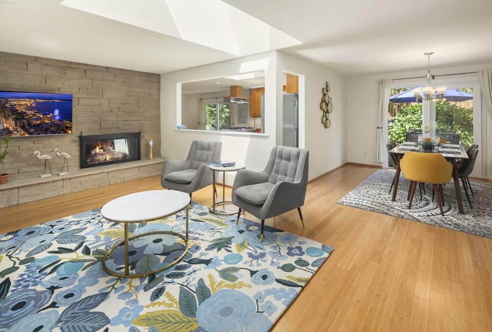 Charming Mid-Century Hideaway in Lake Forest Park - Lake Forest Park, Washington