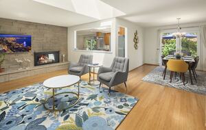 Charming Mid-Century Hideaway in Lake Forest Park - Lake Forest Park, Washington
