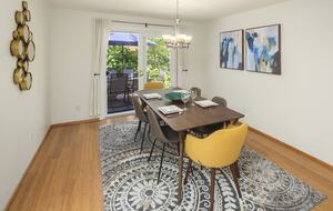 Charming Mid-Century Hideaway in Lake Forest Park - Lake Forest Park, Washington