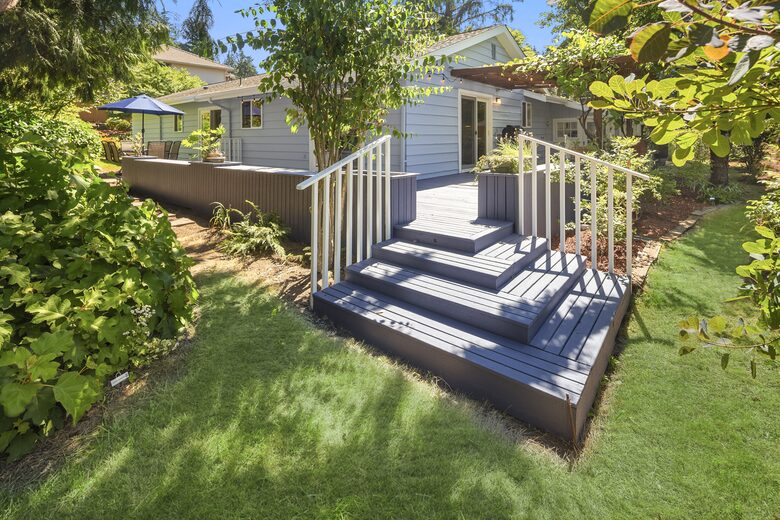 Charming Mid-Century Hideaway in Lake Forest Park - Lake Forest Park, Washington