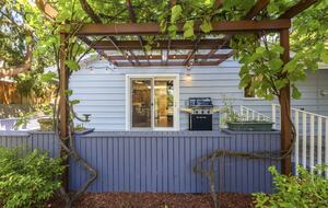 Charming Mid-Century Hideaway in Lake Forest Park - Lake Forest Park, Washington