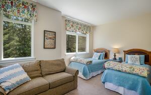 Kahler Glen Golf and Ski Townhome Near Lake Wenatchee - Leavenworth, Washington