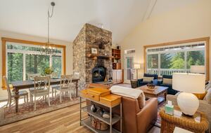 Kahler Glen Golf and Ski Townhome Near Lake Wenatchee - Leavenworth, Washington