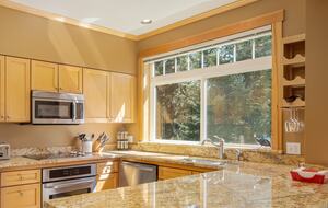 Kahler Glen Golf and Ski Townhome Near Lake Wenatchee - Leavenworth, Washington