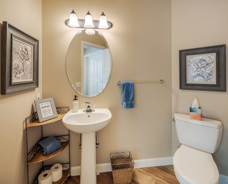 Kahler Glen Golf and Ski Townhome Near Lake Wenatchee - Leavenworth, Washington