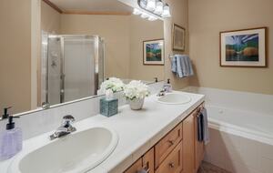 Kahler Glen Golf and Ski Townhome Near Lake Wenatchee - Leavenworth, Washington