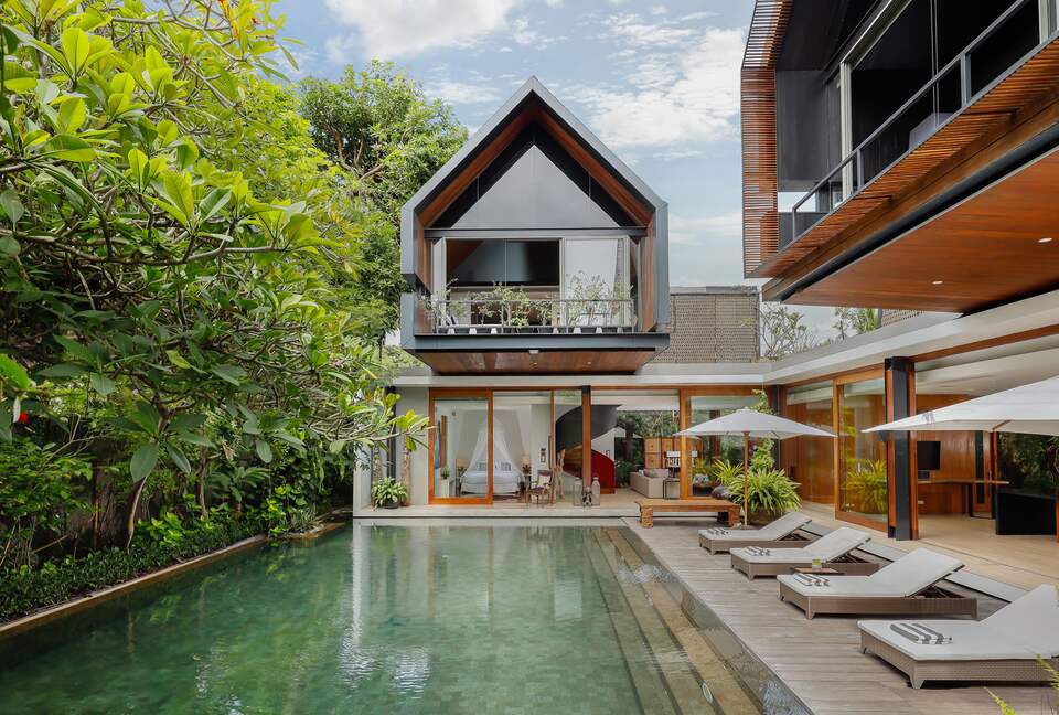 Villa Svarga: Award-Winning Sanur Villa with Private Pool and Beach Access - Denpasar, Indonesia