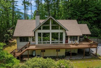 Cozy Mountain Hideaway Near Downtown Waynesville - Waynesville, North Carolina