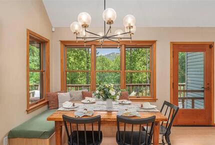 Cozy Mountain Hideaway Near Downtown Waynesville - Waynesville, North Carolina