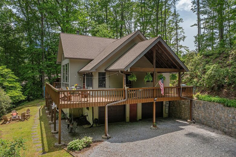 Cozy Mountain Hideaway Near Downtown Waynesville - Waynesville, North Carolina
