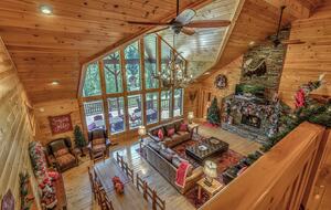 Year-Round Christmas Cabin in Blairsville with Private Hot Tub - Blairsville, Georgia