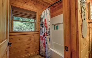 Year-Round Christmas Cabin in Blairsville with Private Hot Tub - Blairsville, Georgia