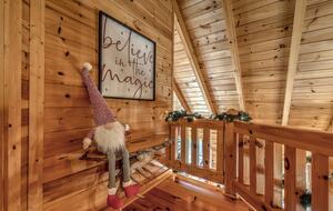 Year-Round Christmas Cabin in Blairsville with Private Hot Tub - Blairsville, Georgia