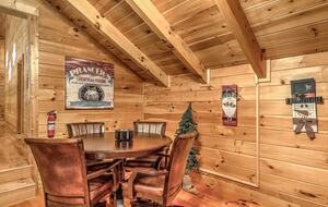 Year-Round Christmas Cabin in Blairsville with Private Hot Tub - Blairsville, Georgia