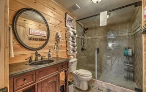 Year-Round Christmas Cabin in Blairsville with Private Hot Tub - Blairsville, Georgia