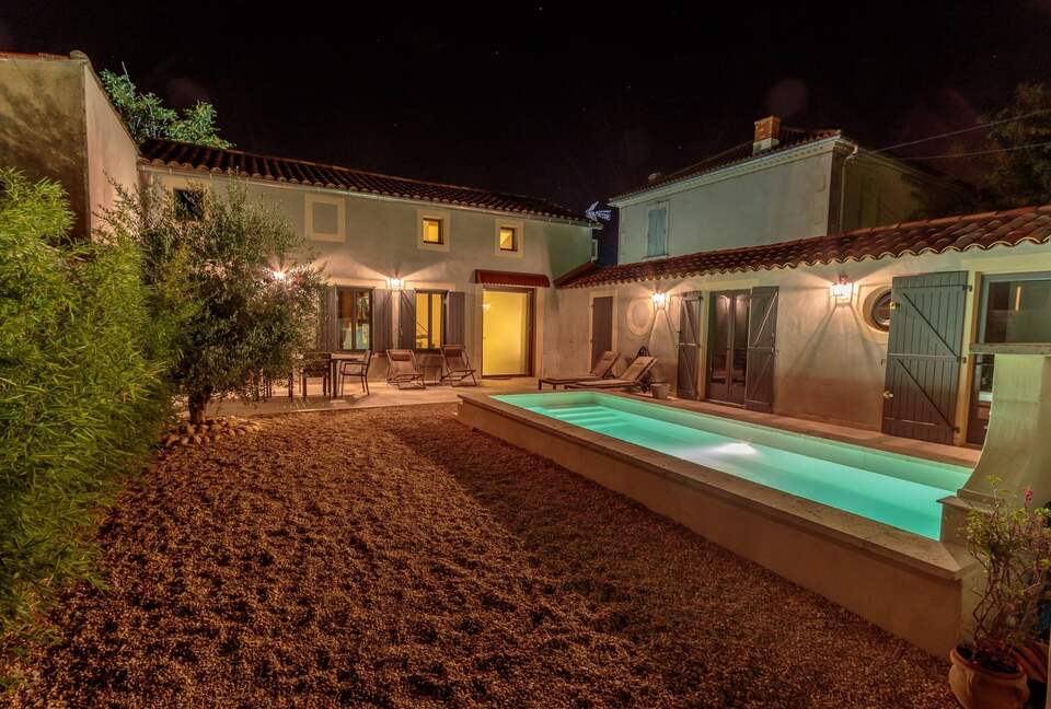 Courtyard Provençal Home in the Heart of Provence - L'Isle-sur-la-Sorgue, France