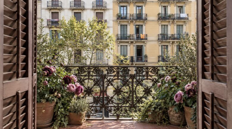 Luxury Apartment With Terrace - Barcelona, Spain