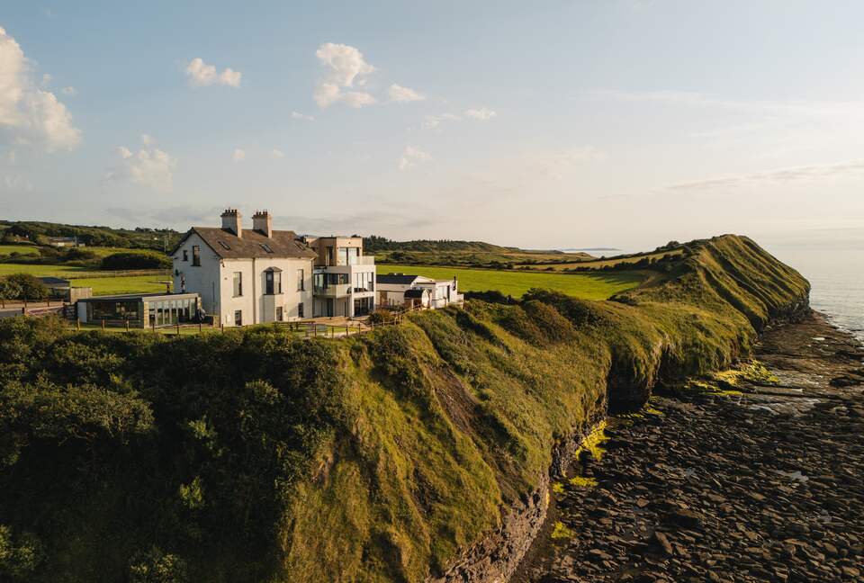 Oceanfront Cliff House  & Lodge with Tennis Court / Sauna / Plunge Pool - Rossnowlagh, Ireland