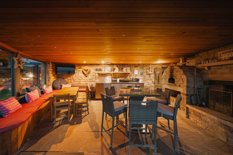 Oceanfront Cliff House & Lodge with Tennis Court / Sauna / Plunge Pool - Rossnowlagh, Ireland
