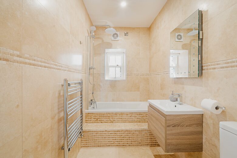 Oceanfront Cliff House & Lodge with Tennis Court / Sauna / Plunge Pool - Rossnowlagh, Ireland