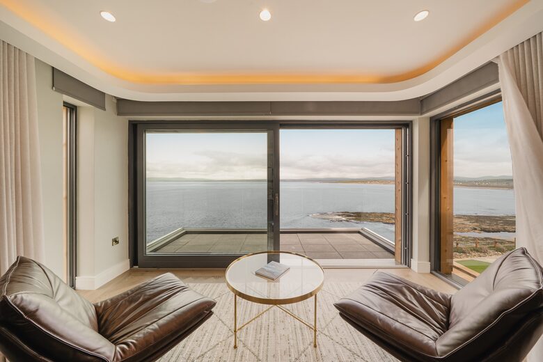 Oceanfront Cliff House & Lodge with Tennis Court / Sauna / Plunge Pool - Rossnowlagh, Ireland