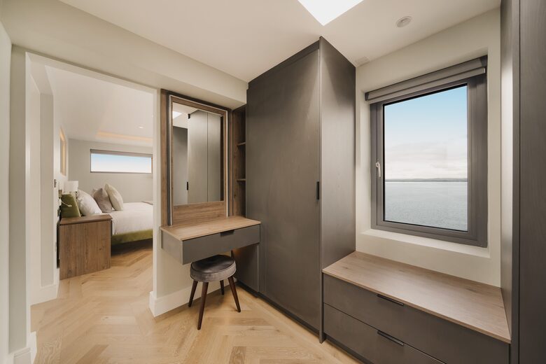 Oceanfront Cliff House & Lodge with Tennis Court / Sauna / Plunge Pool - Rossnowlagh, Ireland