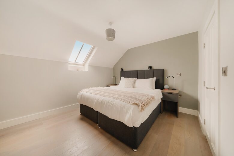Oceanfront Cliff House & Lodge with Tennis Court / Sauna / Plunge Pool - Rossnowlagh, Ireland