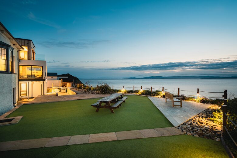 Oceanfront Cliff House & Lodge with Tennis Court / Sauna / Plunge Pool - Rossnowlagh, Ireland