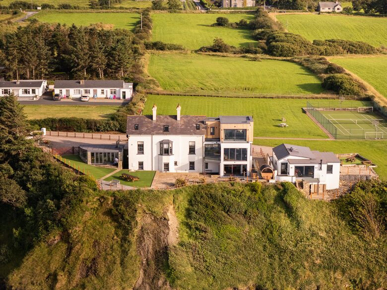 Oceanfront Cliff House & Lodge with Tennis Court / Sauna / Plunge Pool - Rossnowlagh, Ireland