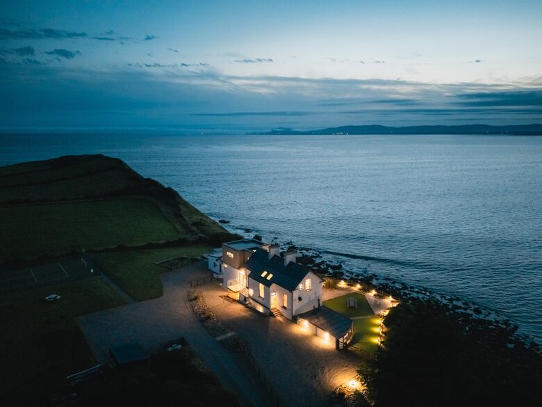 Oceanfront Cliff House & Lodge with Tennis Court / Sauna / Plunge Pool - Rossnowlagh, Ireland