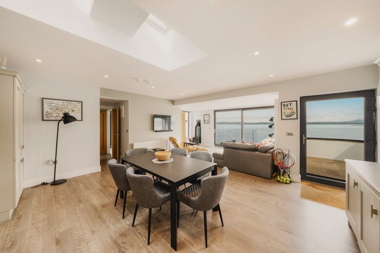 Oceanfront Cliff House & Lodge with Tennis Court / Sauna / Plunge Pool - Rossnowlagh, Ireland