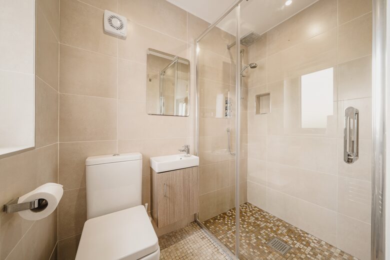 Oceanfront Cliff House & Lodge with Tennis Court / Sauna / Plunge Pool - Rossnowlagh, Ireland