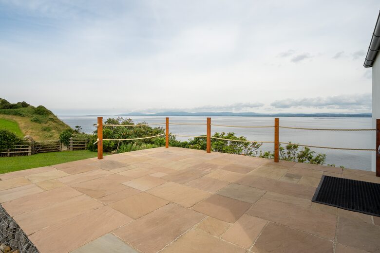 Oceanfront Cliff House & Lodge with Tennis Court / Sauna / Plunge Pool - Rossnowlagh, Ireland
