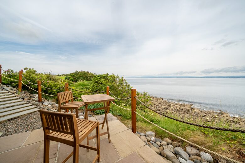Oceanfront Cliff House & Lodge with Tennis Court / Sauna / Plunge Pool - Rossnowlagh, Ireland
